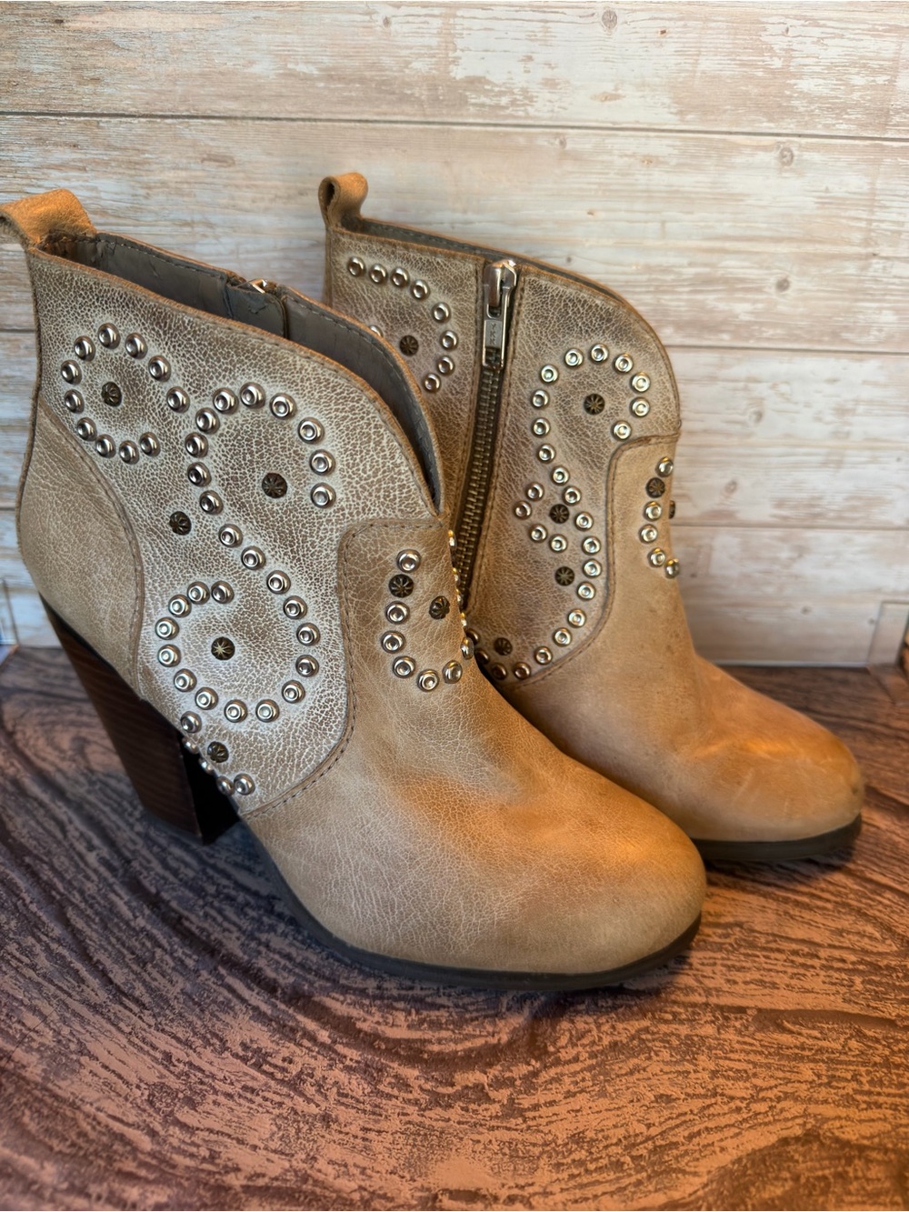 Women’s Size 7 Studded Western Ankle Booties